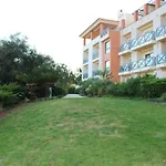 Charming 3-Bed Apartment In Albufeira